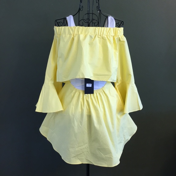 Ruffle off the shoulder open back top - Picture 4 of 4